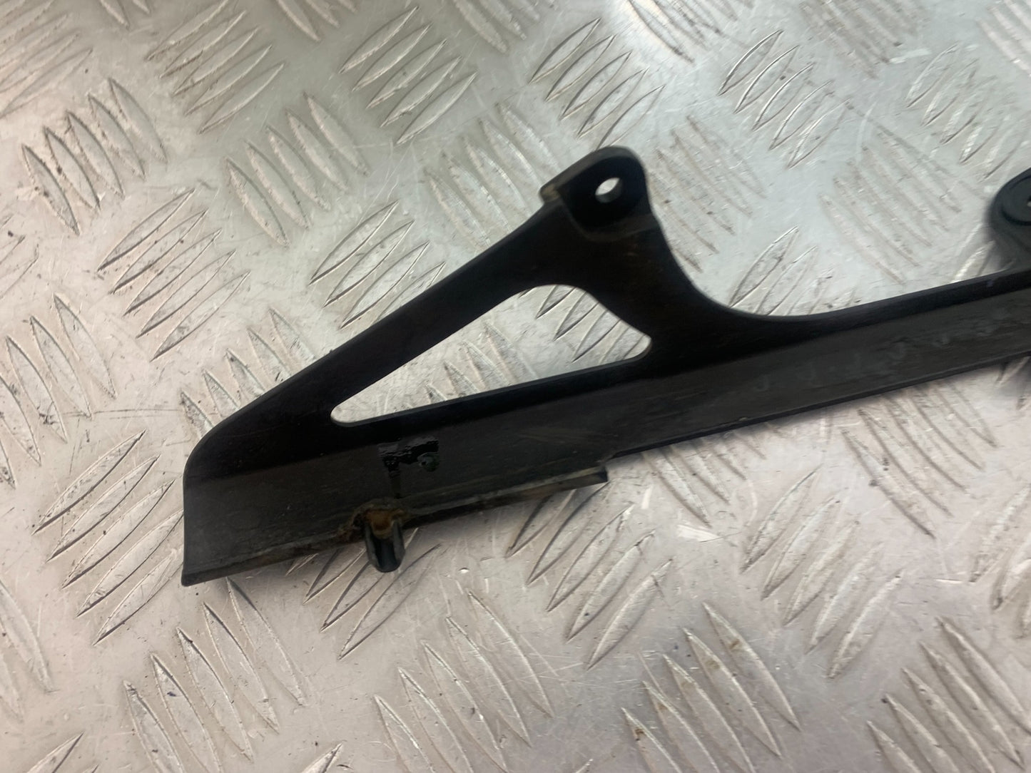 KAWASAKI ZX6R ZX6 R P7F P8F CHAIN GUARD  YEAR 2007-08 (CMB1165)