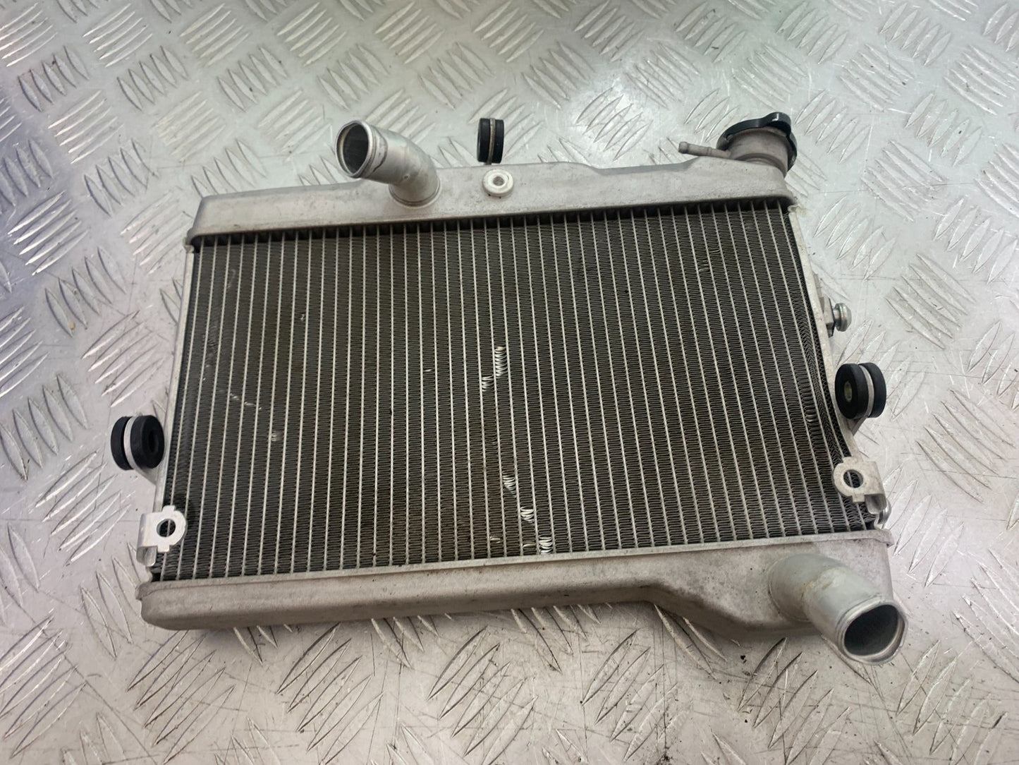 YAMAHA YZF R7 RADIATOR  YEAR 2022-2025 (CMB1255)