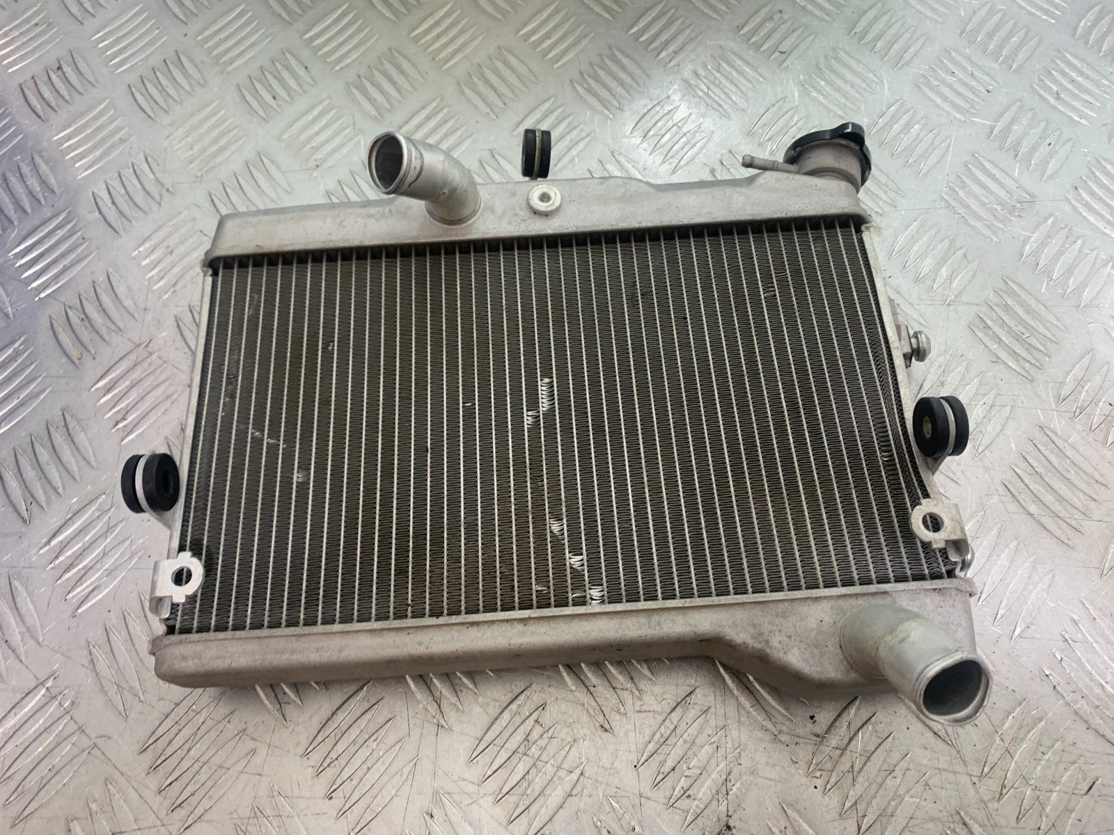 YAMAHA YZF R7 RADIATOR  YEAR 2022-2025 (CMB1255)