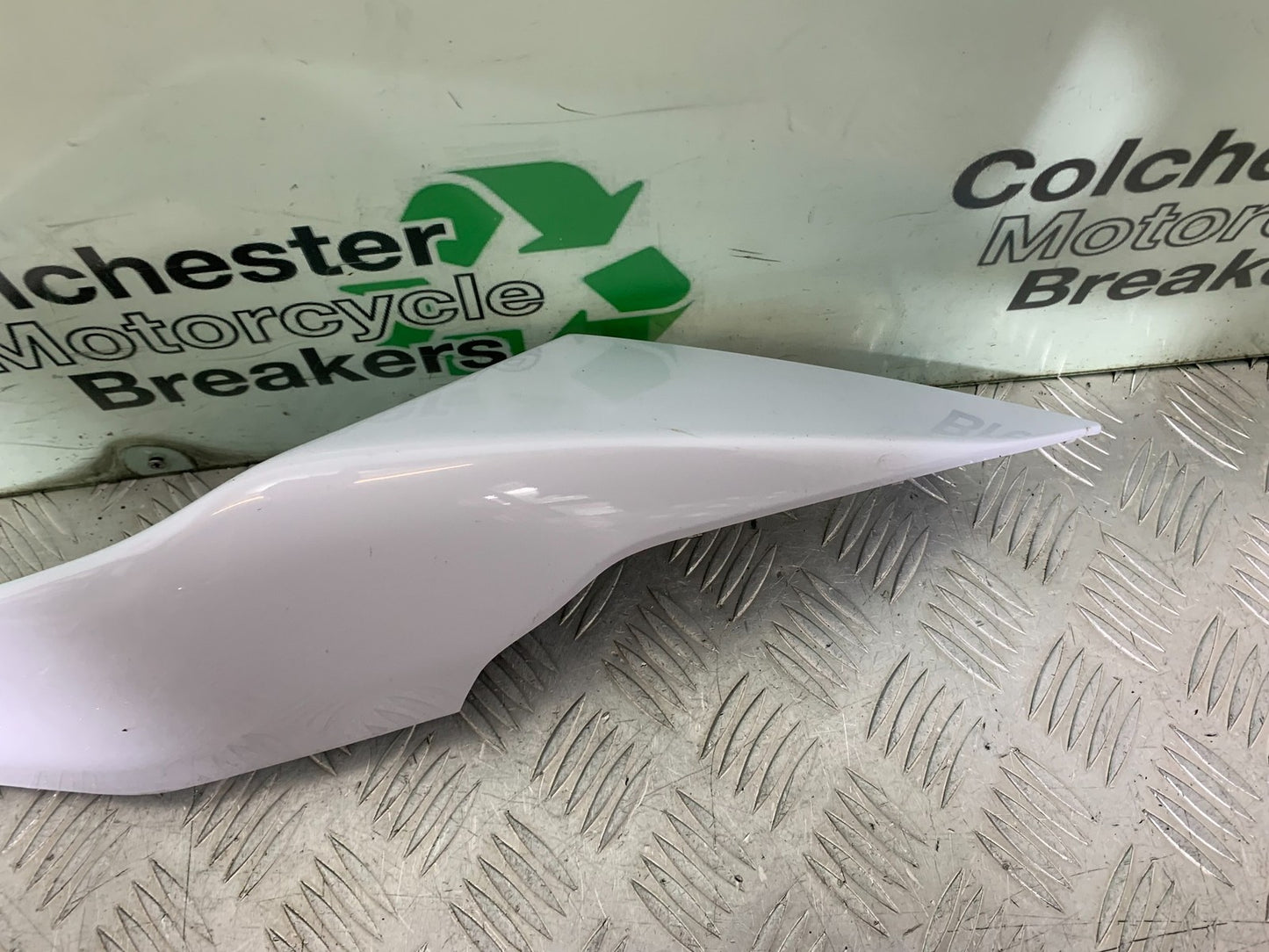 KAWASAKI ZX10R ZX10 R LEFT SEAT PANEL  2008-2010 (CMB1301)