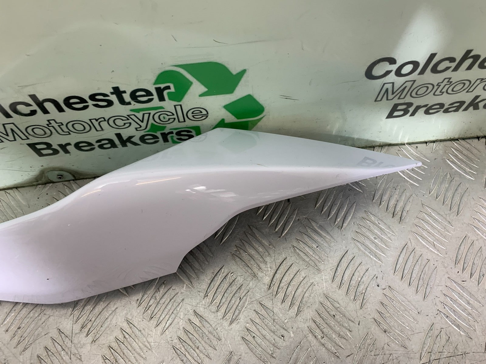 KAWASAKI ZX10R ZX10 R LEFT SEAT PANEL  2008-2010 (CMB1301)