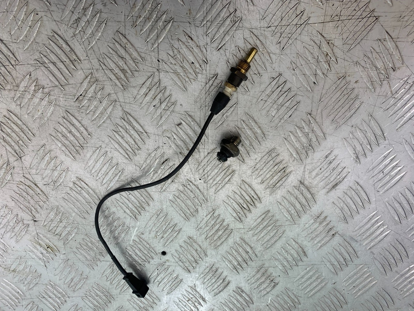BMW R1100 RT R 1100 RT ENGINE SENSORS  YEAR 1996-2001 (CMB1095)
