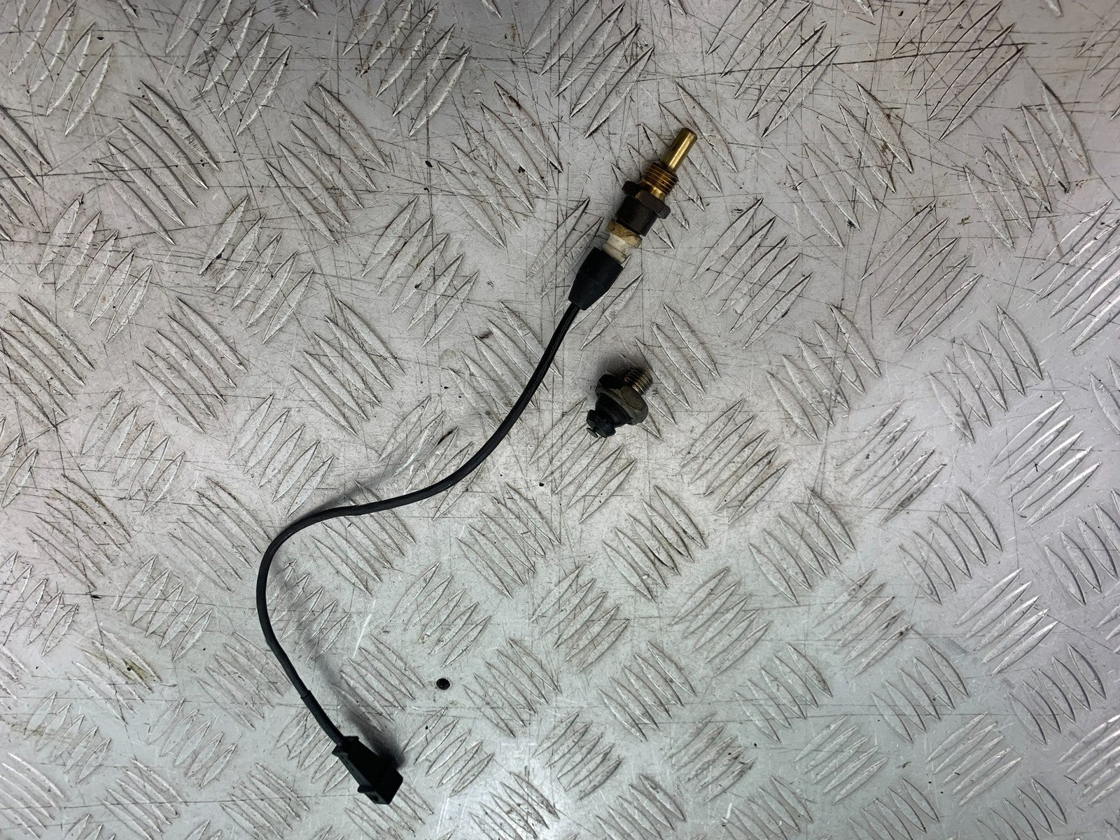BMW R1100 RT R 1100 RT ENGINE SENSORS  YEAR 1996-2001 (CMB1095)