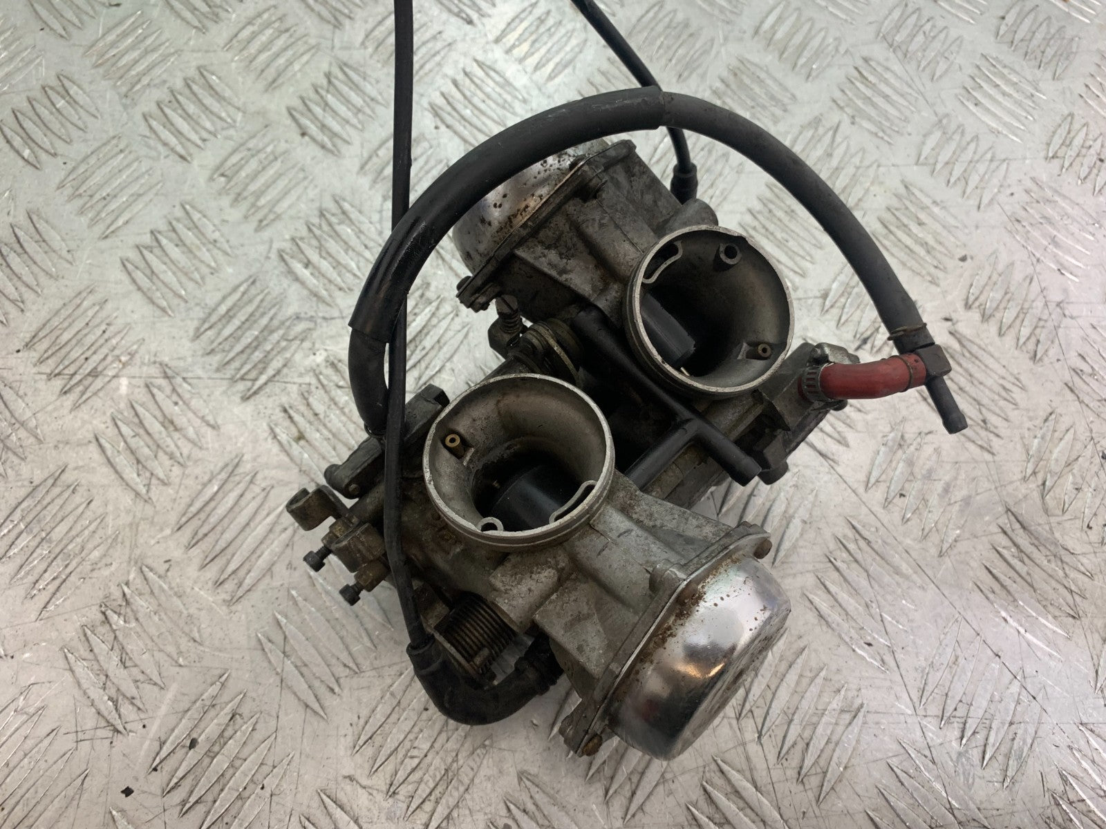 HONDA VT700 VT 700 SHADOW CARBS  YEAR 1984-85 (CMB1328)