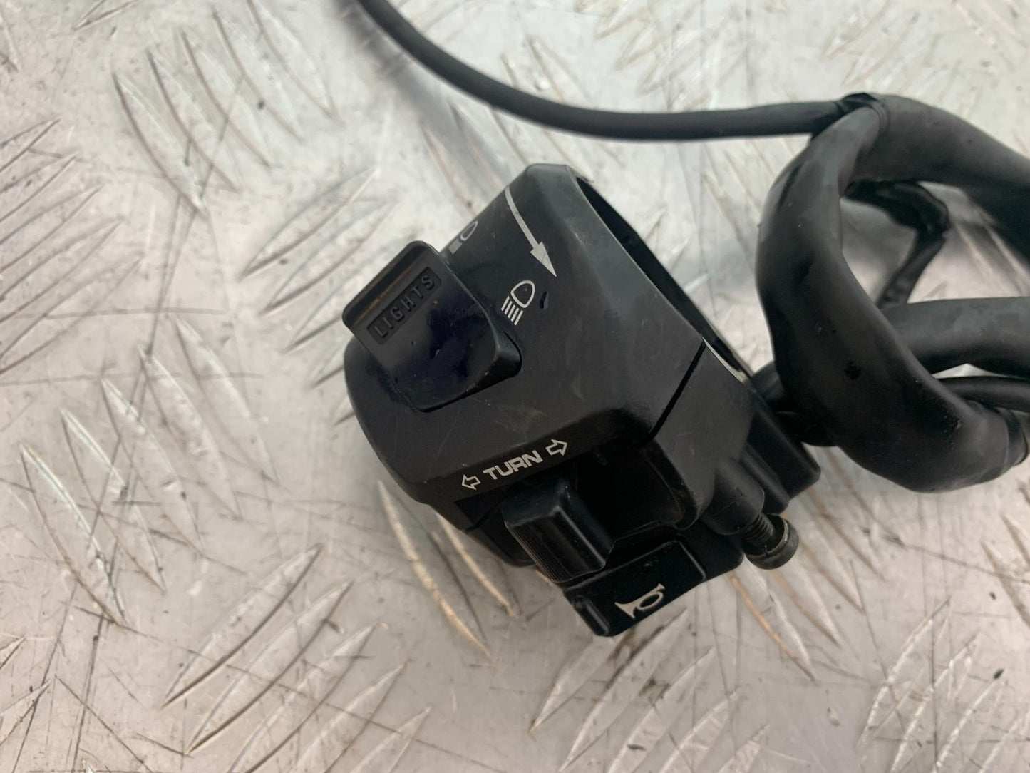 HONDA VFR800 PRE V-TEC LEFT SWITCH GEAR  YEAR 1998-2001 (CMB1233)