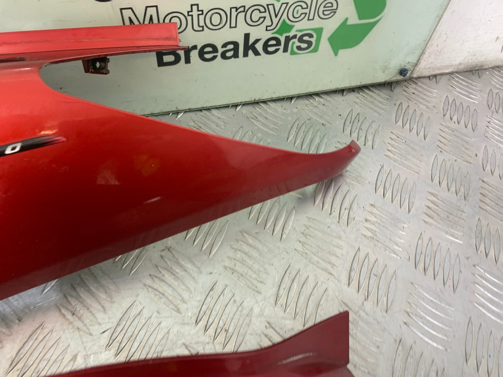 YAMAHA XMAX 250 XMAX 250 LEFT AND RIGHT SEAT PANELS  YEAR 2006-09 (CMB1201)