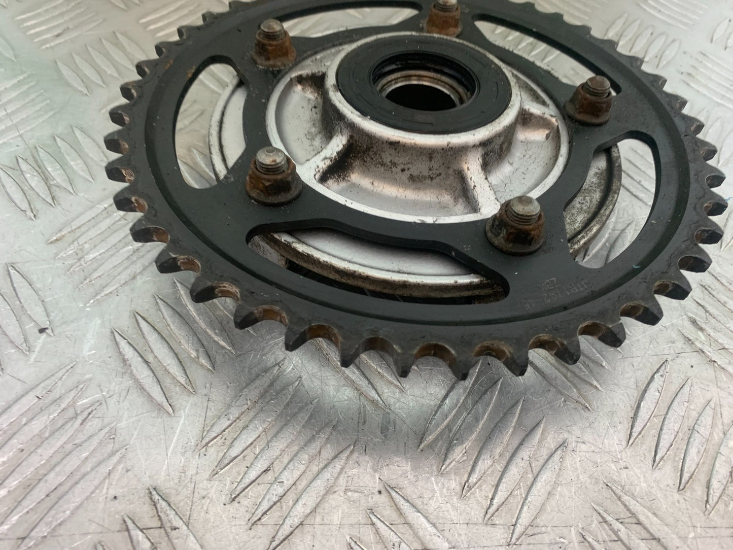 SUZUKI GSXR600 GSXR 600 K1 K2 K3 SPROCKET CARRIER 1999-03 (CMB1284)