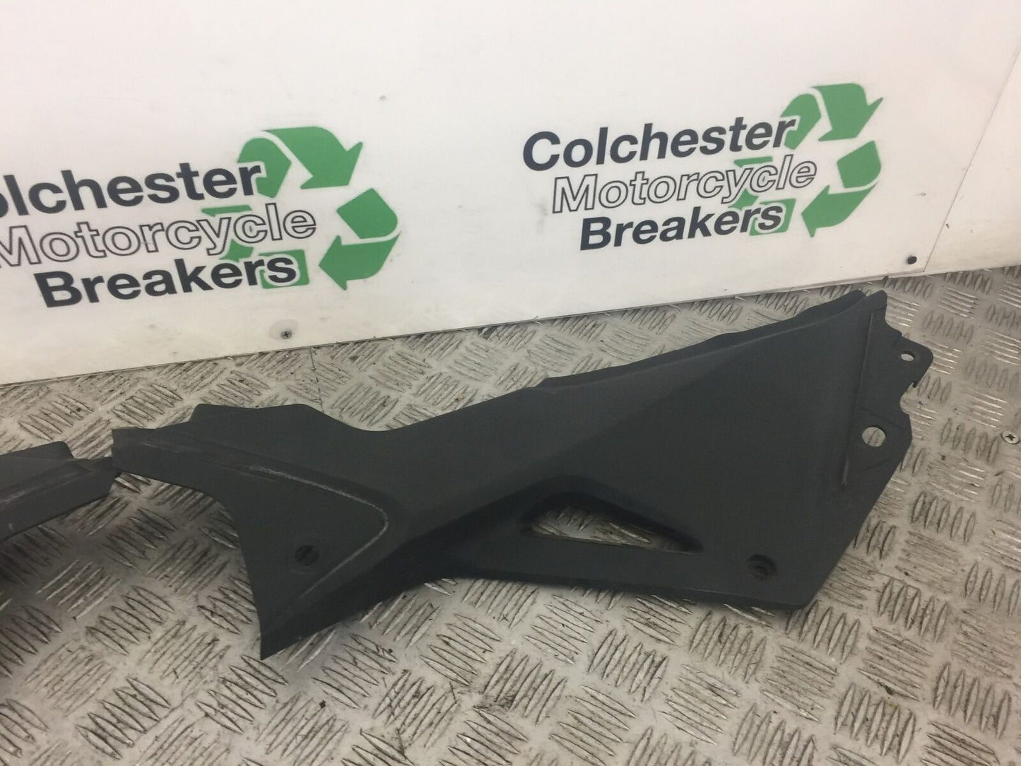 HONDA CBR125 CBR 125 LEFT AND RIGHT SIDE INFILLS  YEAR 2011-2017