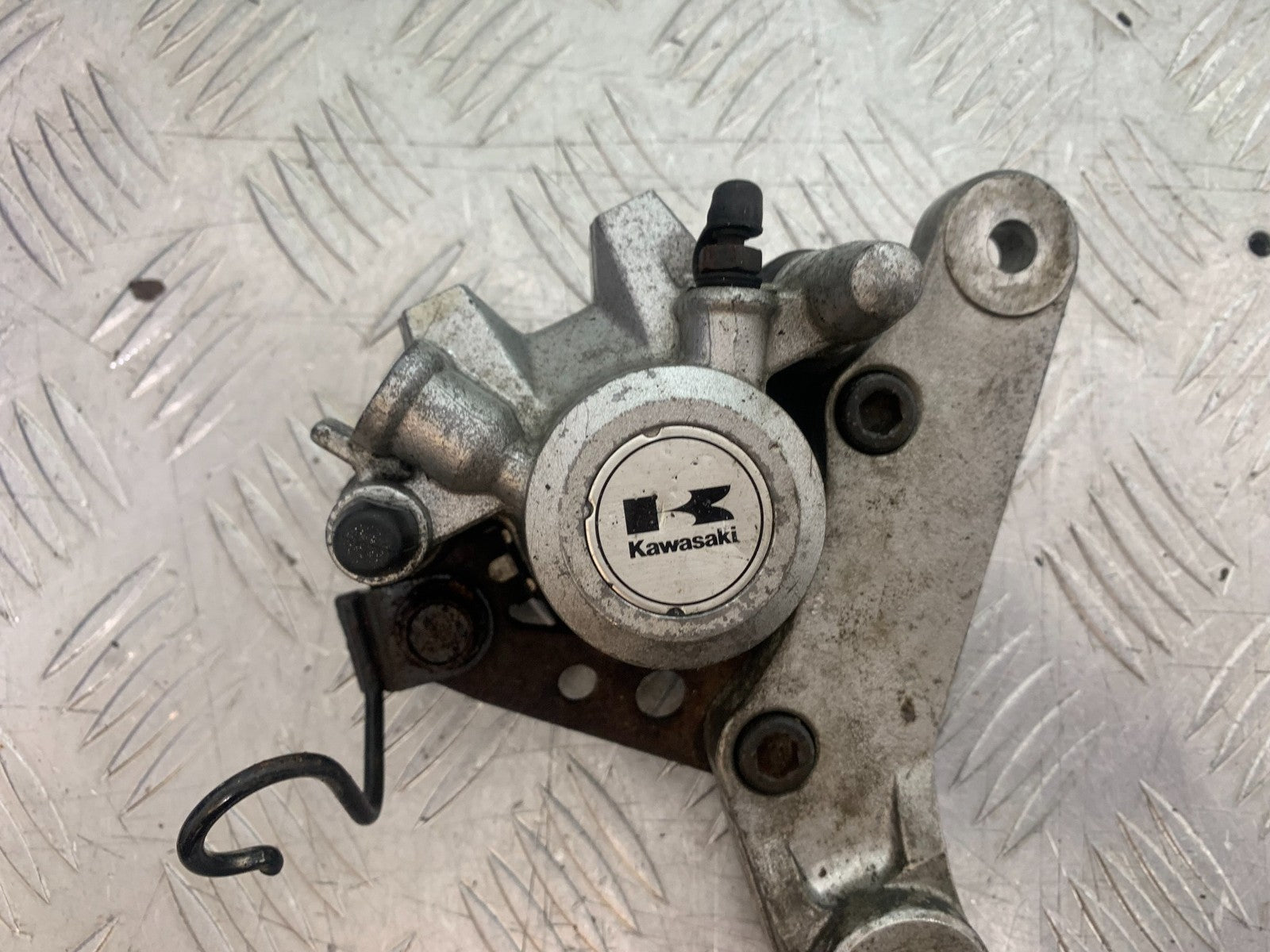 KAWASAKI GPZ600 GPZ 600 REAR BRAKE CALIPER  YEAR 1988-90 (CMB1258)