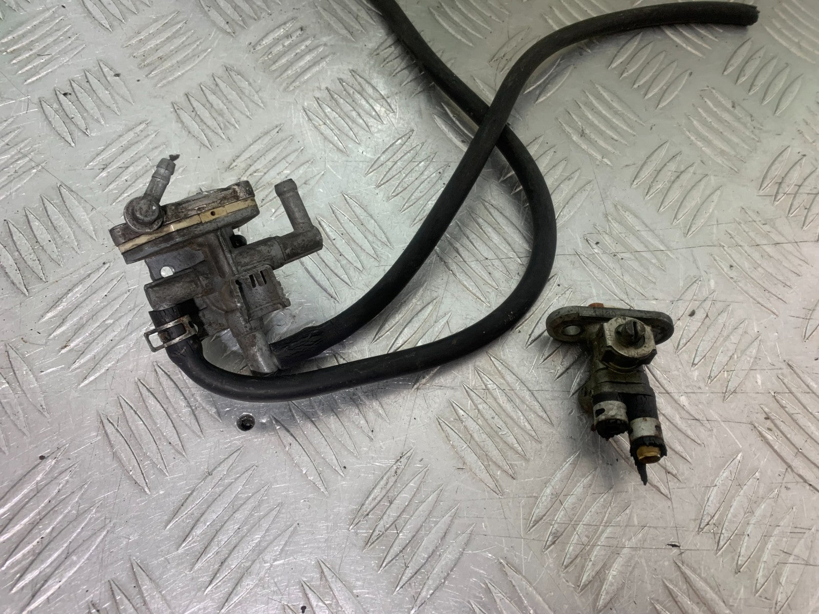SUZUKI GS500 GS 500 PETROL TAP   YEAR 2001-2008 (CMB1254)