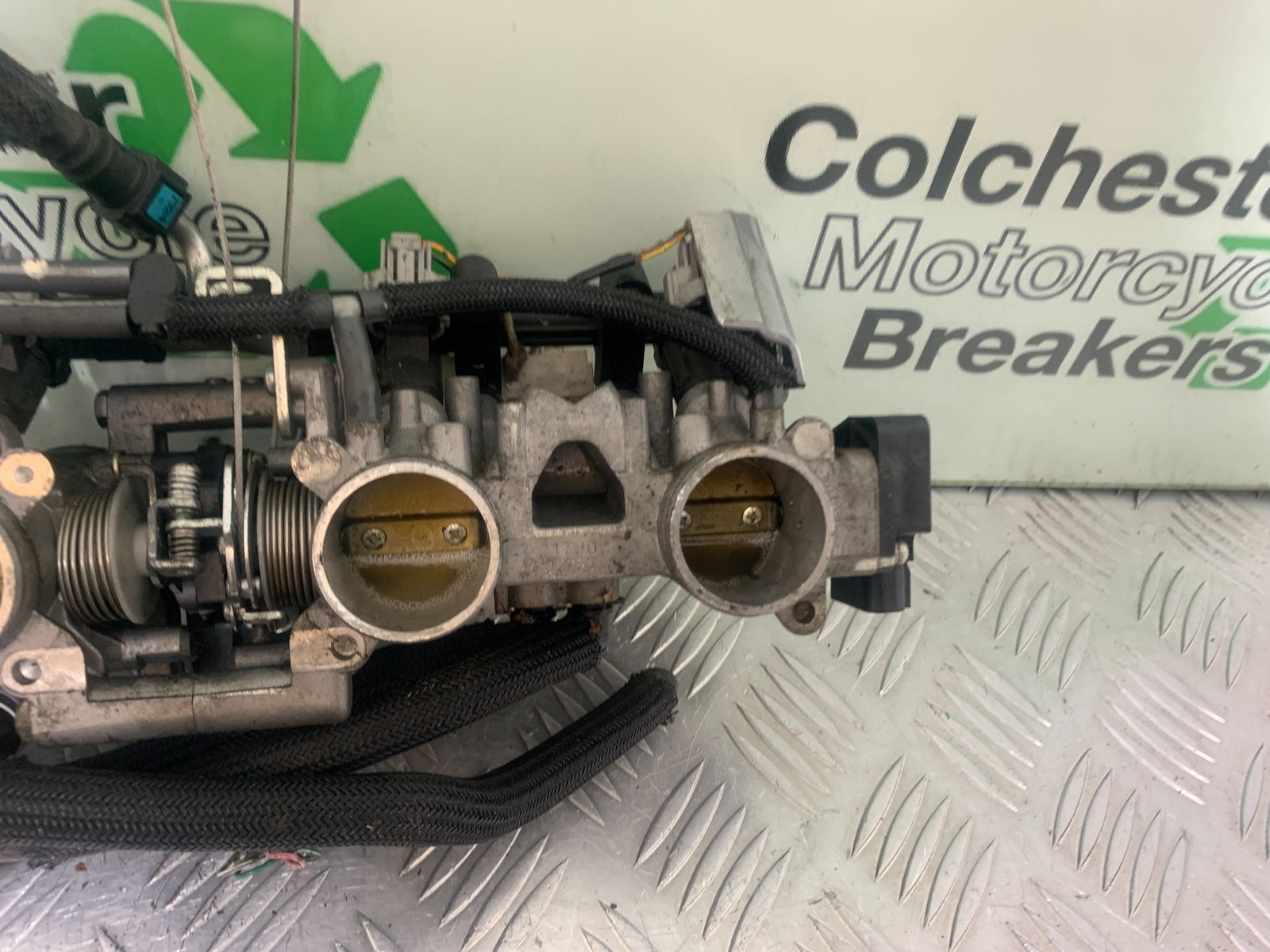 SUZUKI GSF650 GSF 650 THROTTLE BODIES  YEAR 2007-2009  (CMB1161)