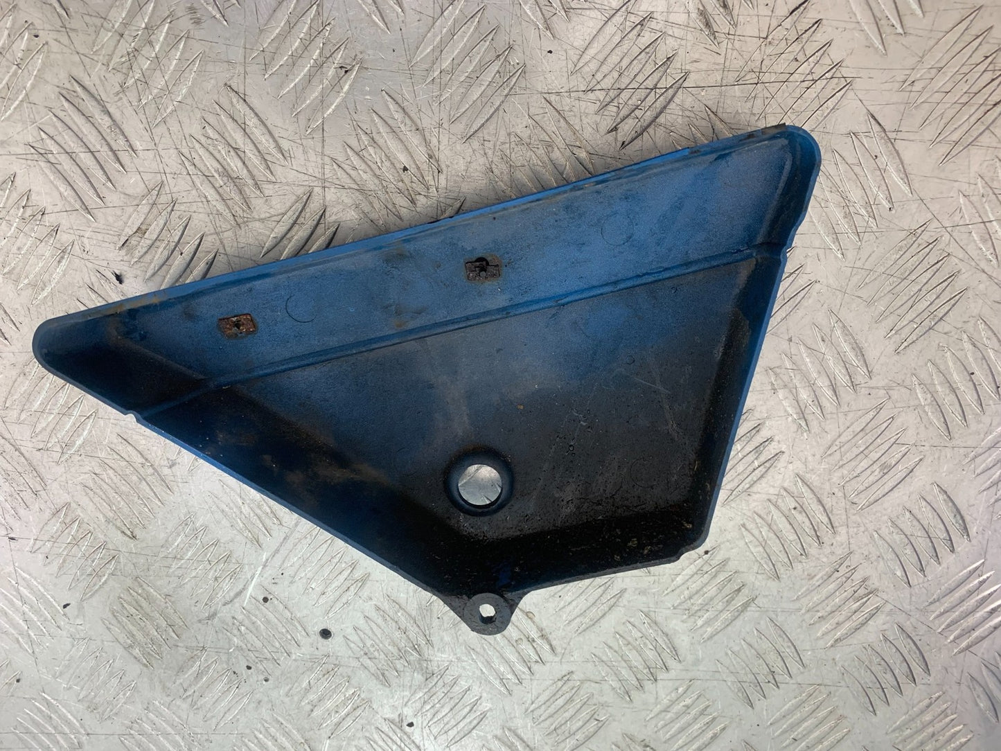 SUZUKI GP100 GP 100 LEFT SEAT PANEL   YEAR 1978-1988 (CMB1259)