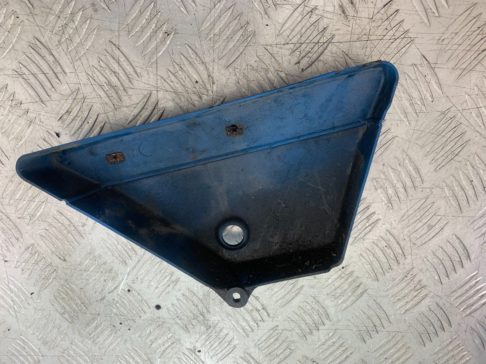 SUZUKI GP100 GP 100 LEFT SEAT PANEL   YEAR 1978-1988 (CMB1259)