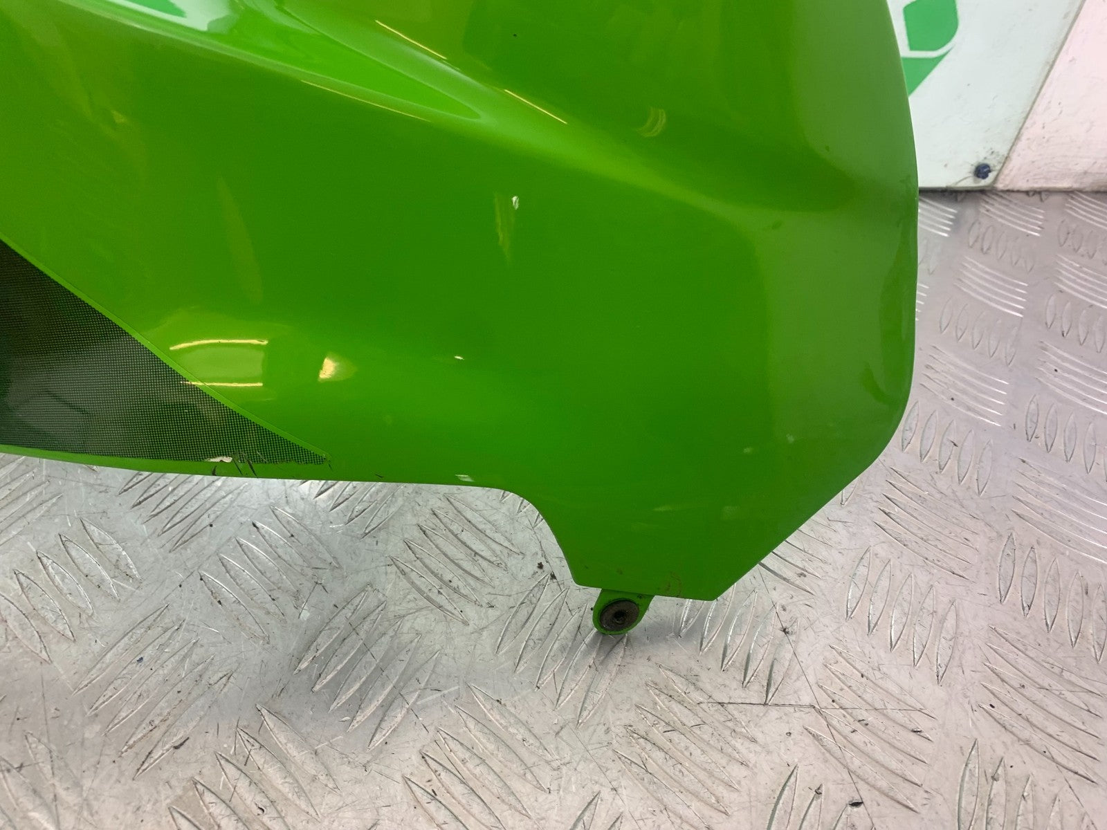 KAWASAKI ZX9R ZX9 E1 LEFT MIDDLE FAIRING PANEL YEAR 2000-01 (CMB1171)
