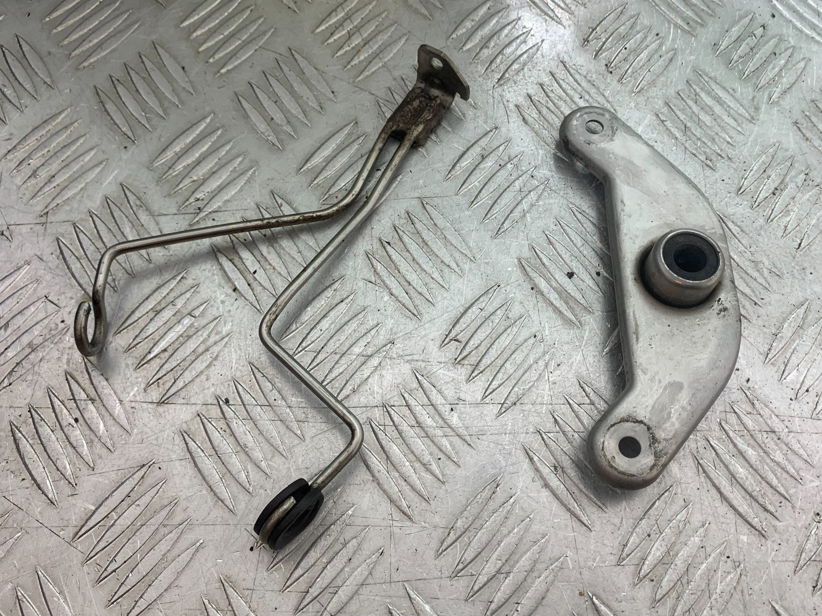 BMW S1000 RR OIL COOLER BRACKET  YEAR 2015-2018 (CMB1246)