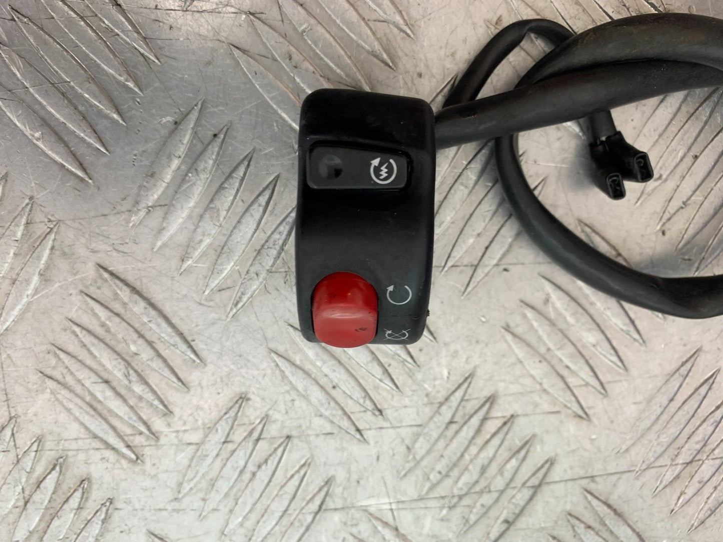 TRIUMPH SPEED TRIPLE R 1050 RIGHT SWITCH GEAR  2009 (CMB1183)
