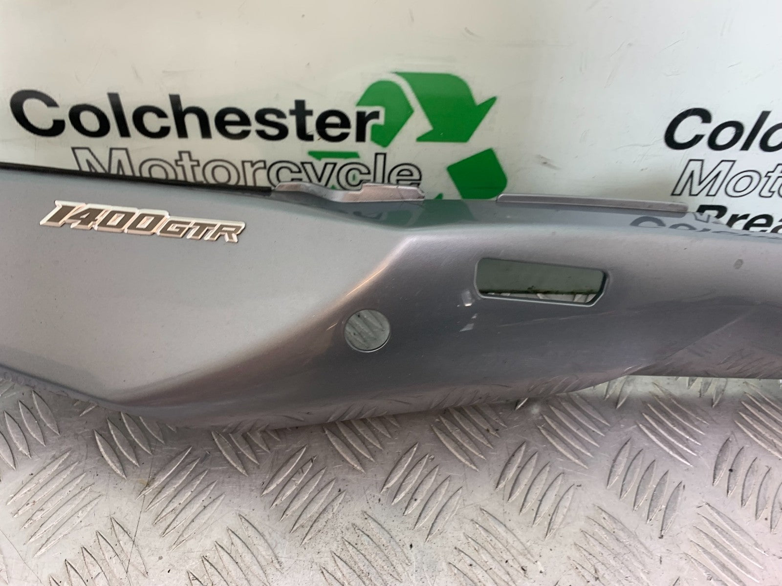 KAWASAKI GTR1400 GTR 1400 LEFT SEAT PANEL  YEAR 2007-2009 (CMB1306)
