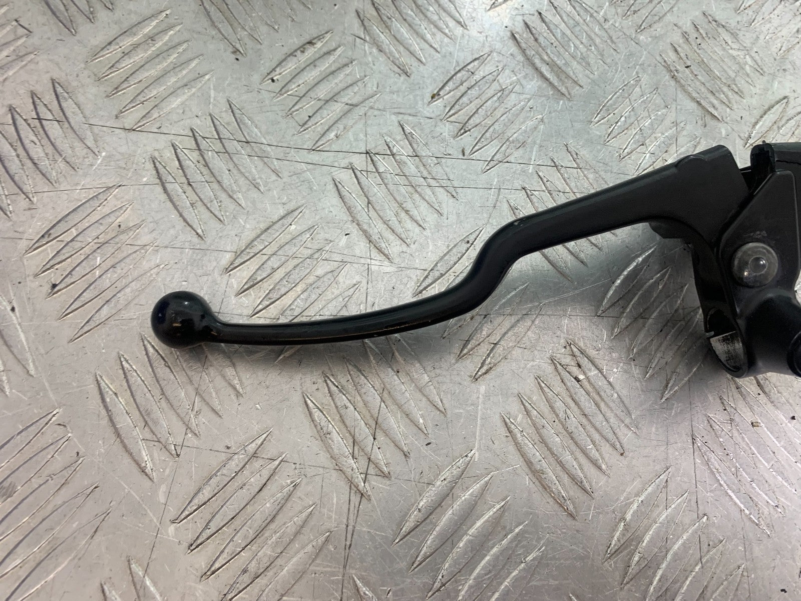 YAMAHA XSR900 XSR 900 CLUTCH LEVER AND BRACKET   YEAR 2022-2024 (CMB1215)