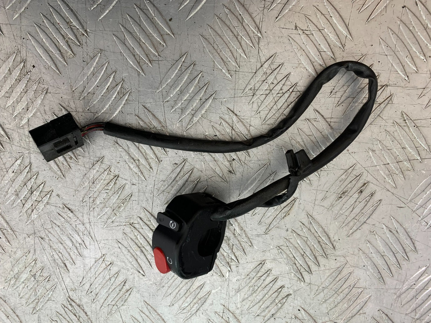 TRIUMPH 955I SPRINT RS RIGHT SWITCH GEAR   YEAR 1999-03 (CMB1313)