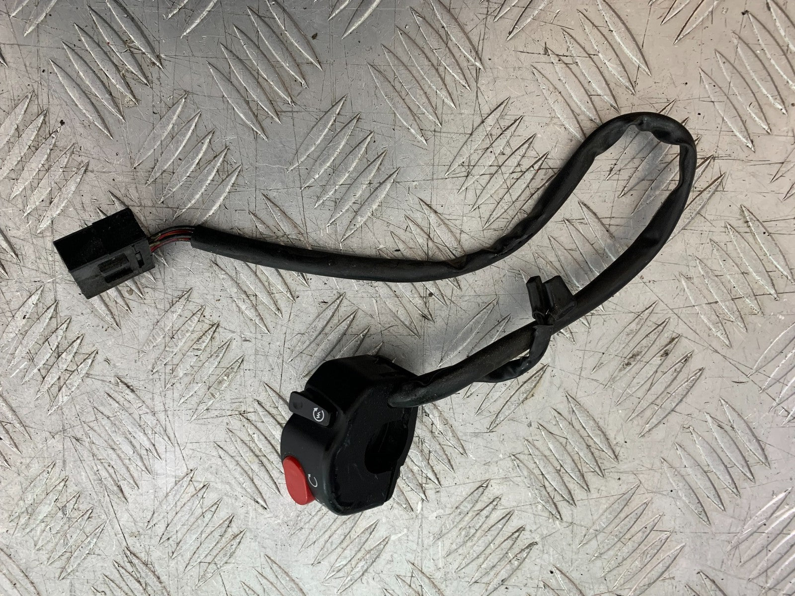 TRIUMPH 955I SPRINT RS RIGHT SWITCH GEAR   YEAR 1999-03 (CMB1313)