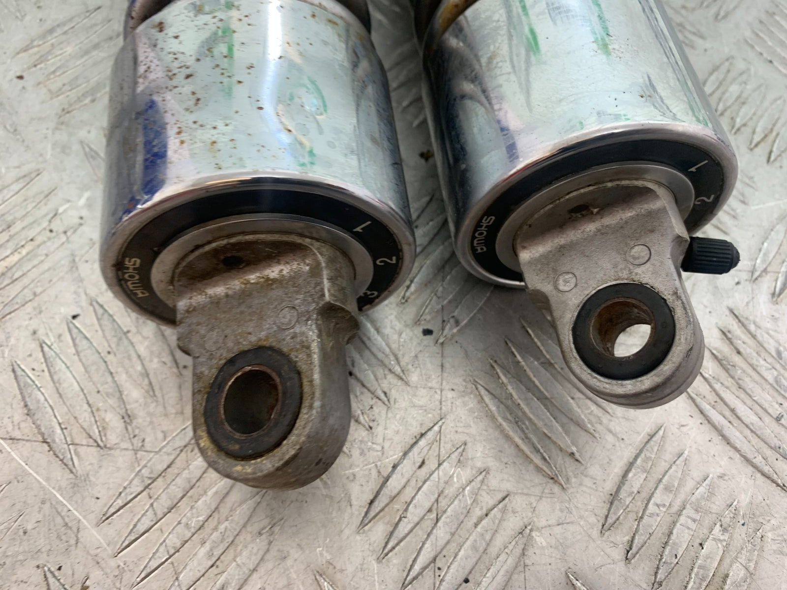 KAWASAKI VN1500 CLASSIC REAR SHOCKS YEAR 1999 -2006 (CMB1166)