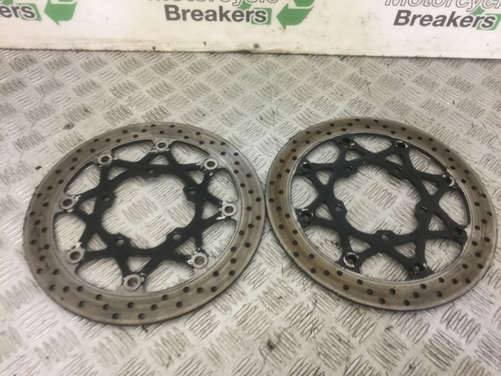 SUZUKI GSXR750 K6 K7 FRONT BRAKE DISCS  YEAR 2007 (STOCK 634)