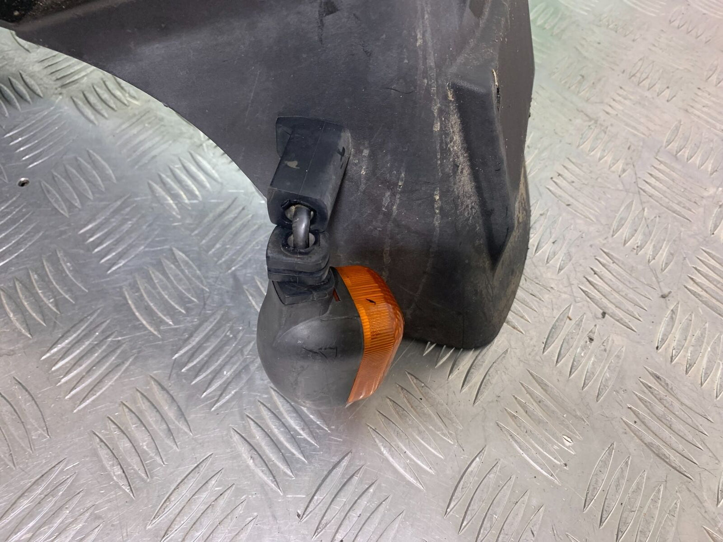 TRIUMPH 955i SPRINT ST REAR MUDGUARD  YEAR 1999-2004 (CMB1124)