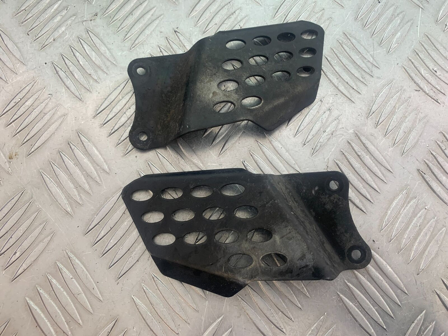 YAMAHA YS125 YS 125 HEEL PLATES   YEAR 2017-2021 (CMB1053)