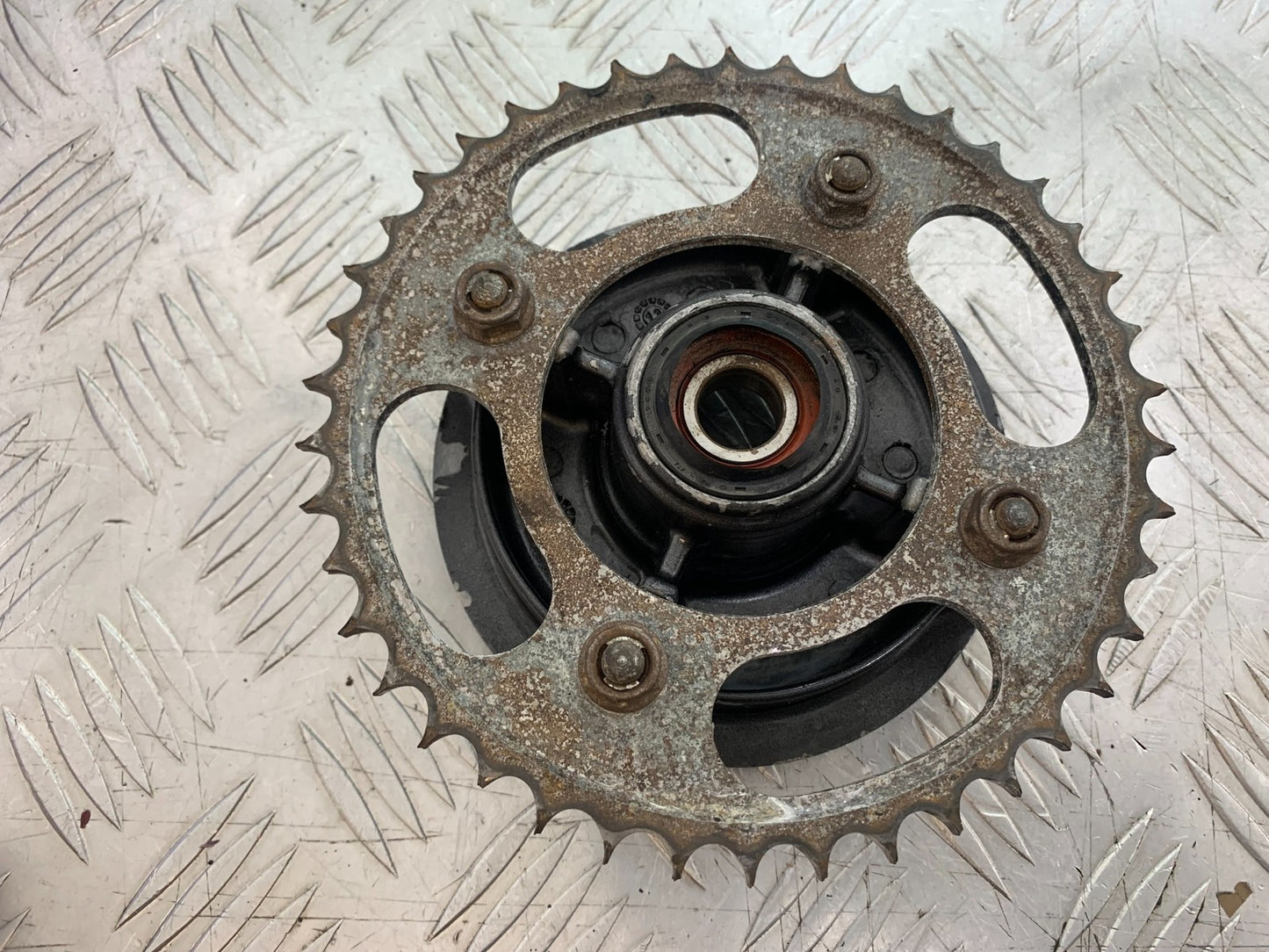 HONDA CBF125 CBF 125 SPROCKET CARRIER  YEAR 2009-14 (CMB1182)