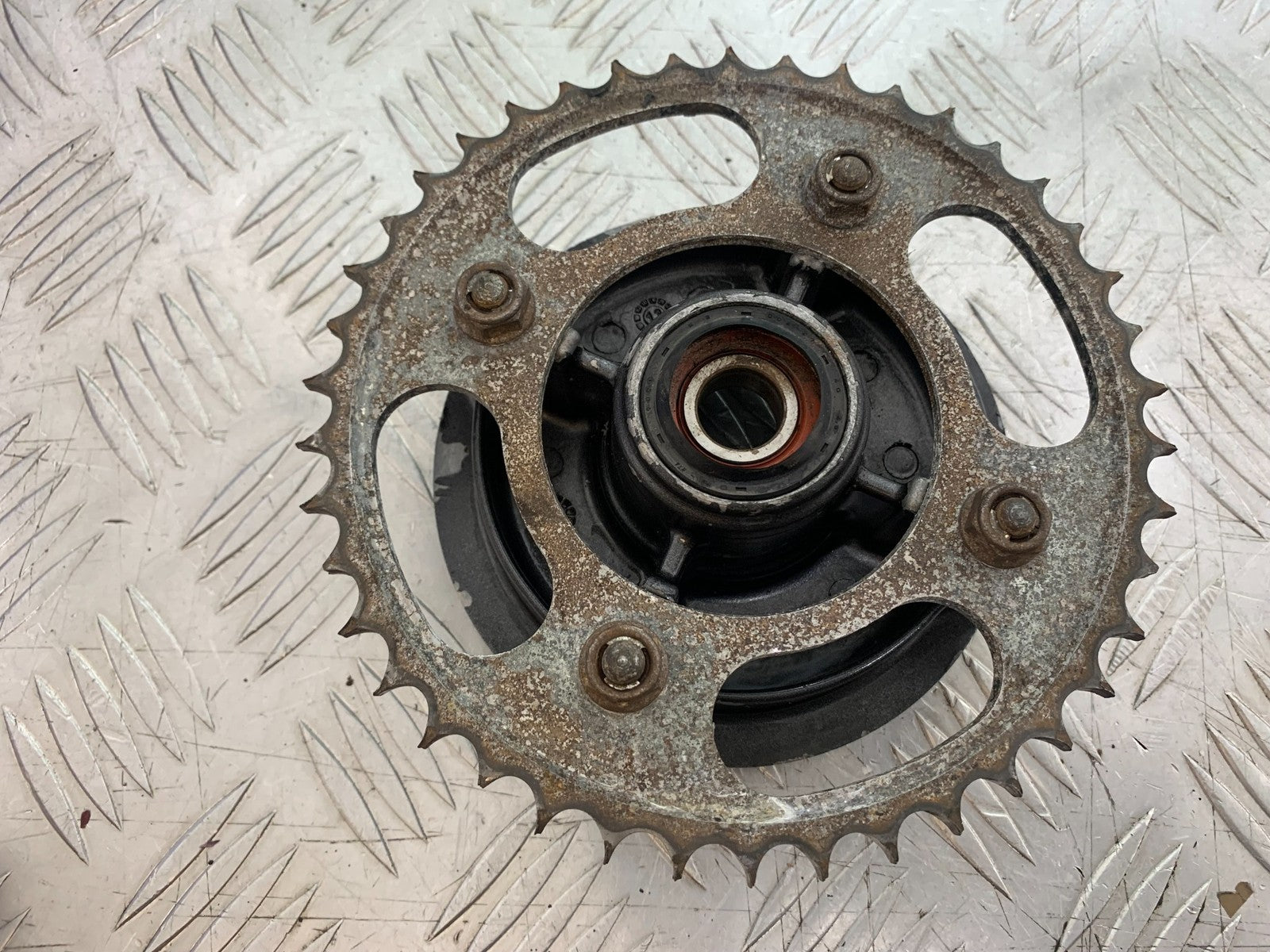 HONDA CBF125 CBF 125 SPROCKET CARRIER  YEAR 2009-14 (CMB1182)