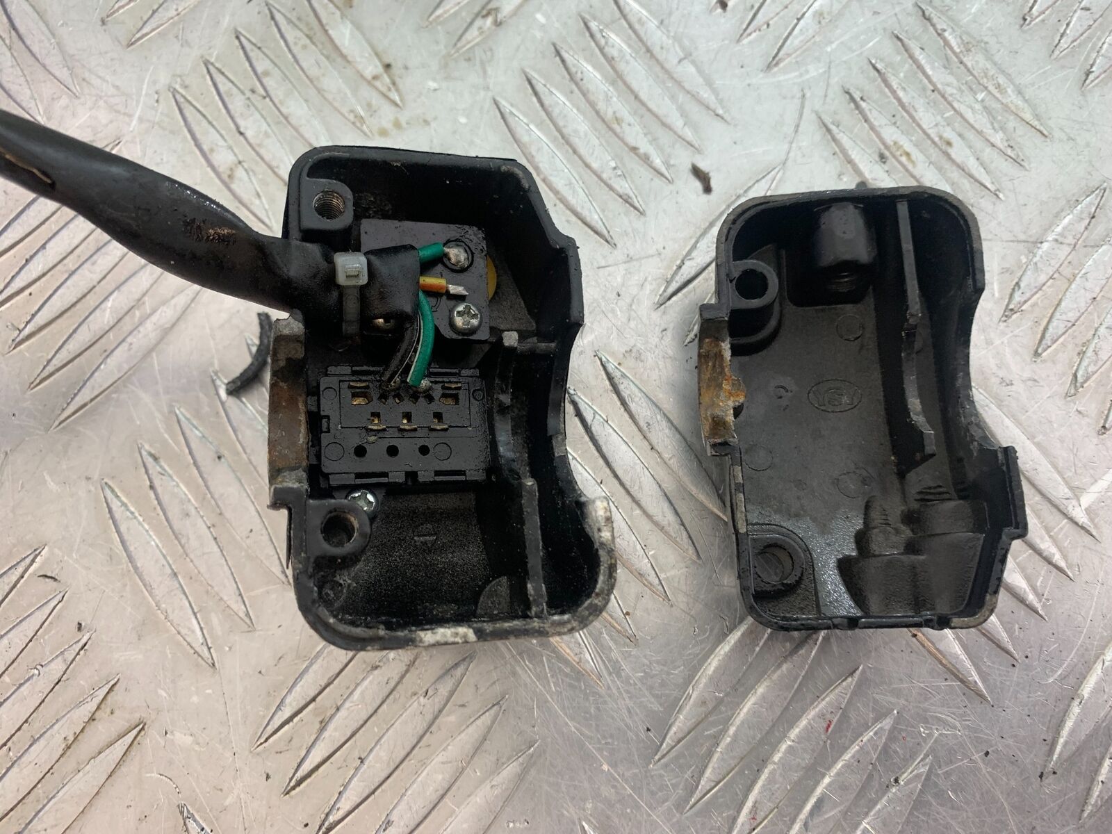 LEXMOTO MATADOR 125 JJ125T-17 RIGHT SWITCH GEAR   (CMB1115)
