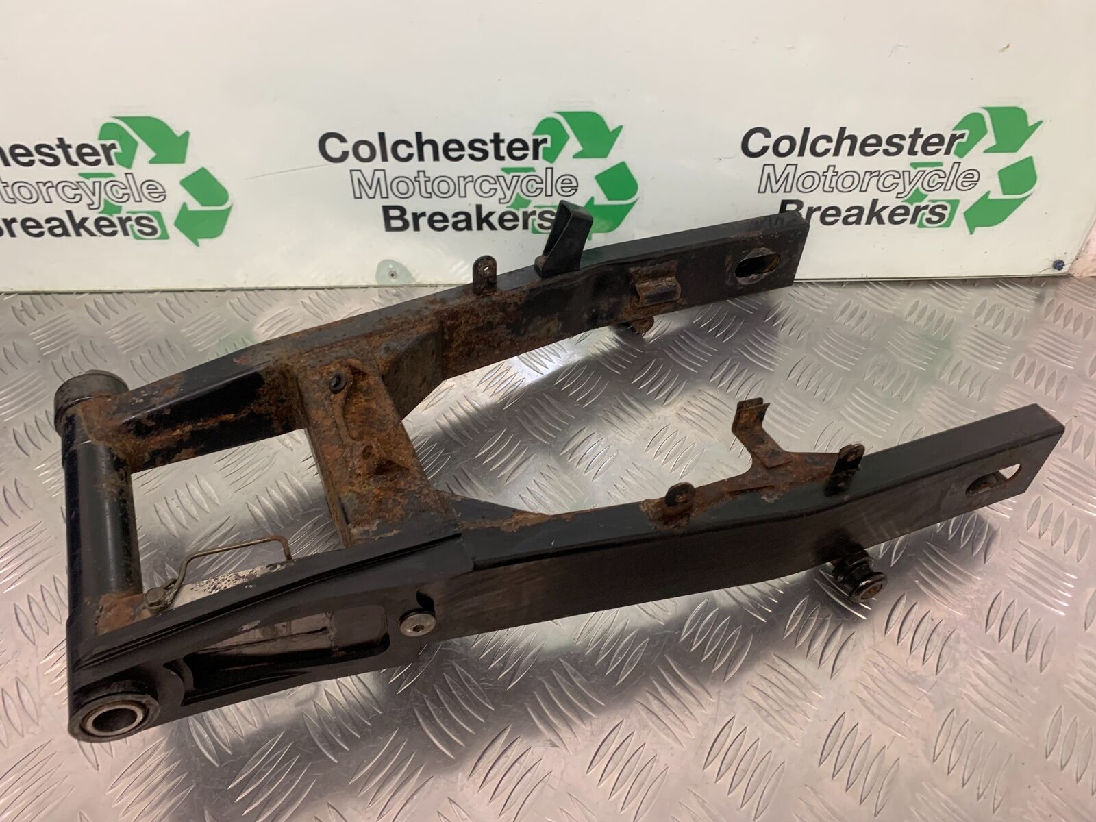 KAWASAKI Z750 Z 750 SWINGARM  YEAR 2004-2006  (STOCK 963)