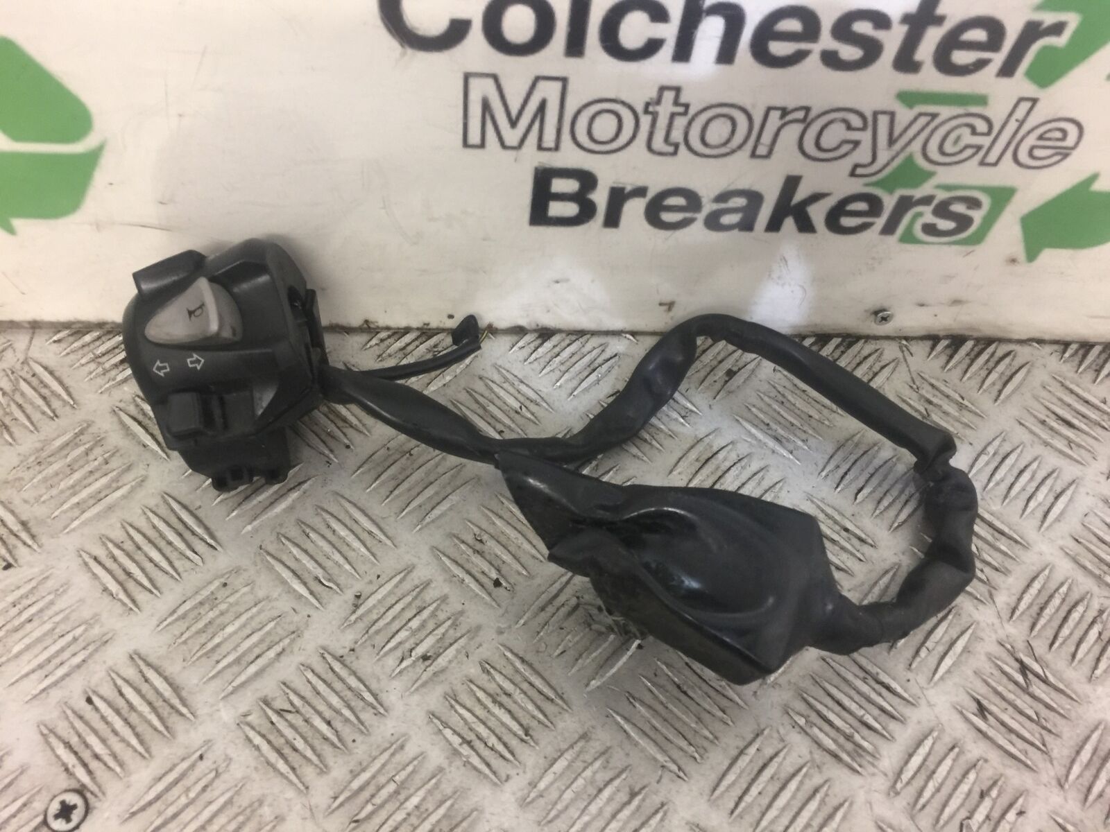 HONDA CBR 500 R  CBR500 R LEFT SWITCH GEAR  YEAR 2014  (STOCK 392)