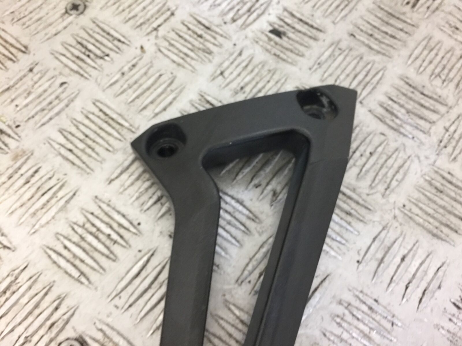 YAMAHA FZ6 S2 RIGHT REAR HANGER AND PEG  YEAR 2007 (STOCK 547)