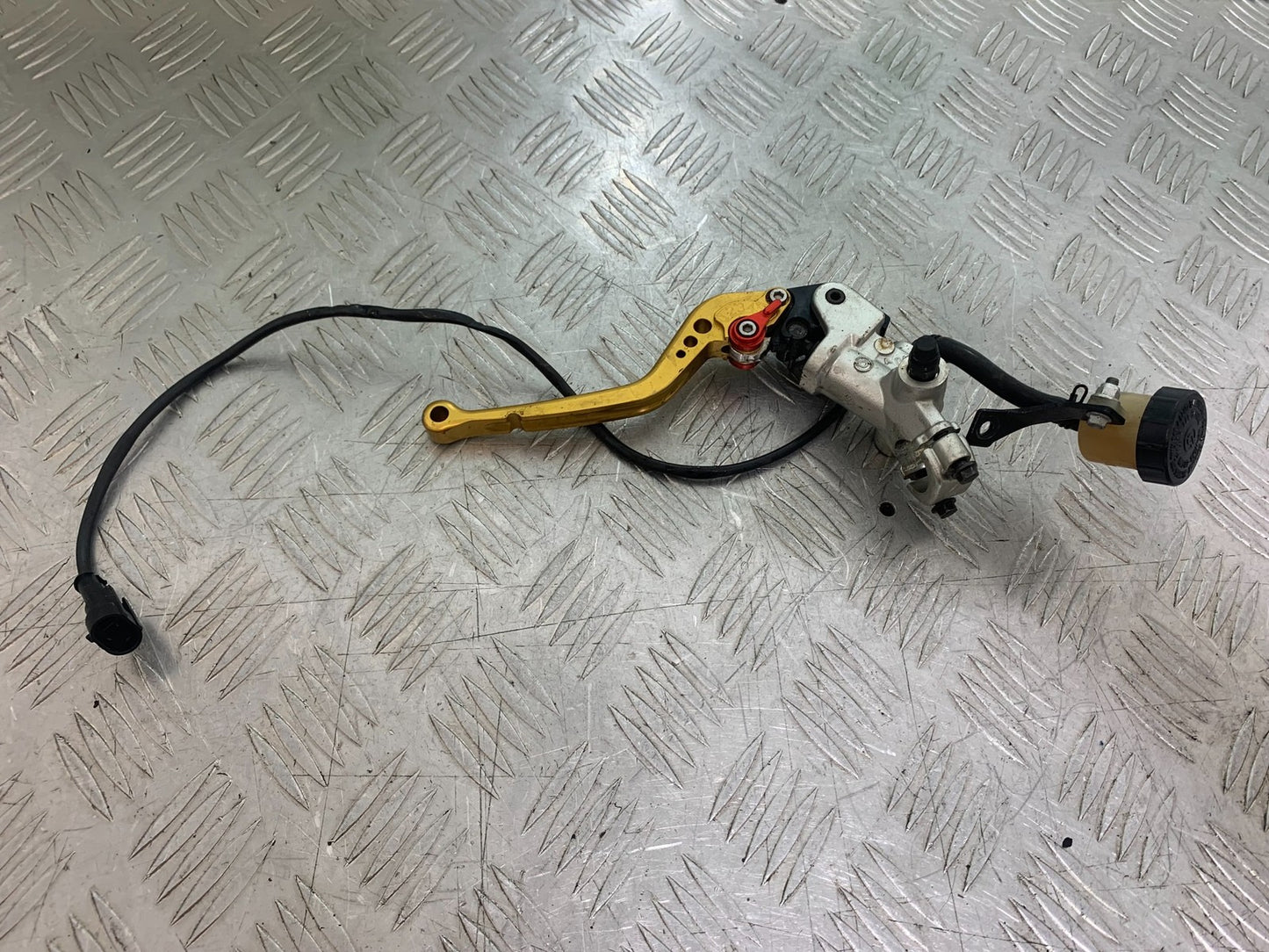 APRILIA RSV1000 R FACTORY MILLE CLUTCH MASTER CYLINDER   2004-09 (CMB1203)