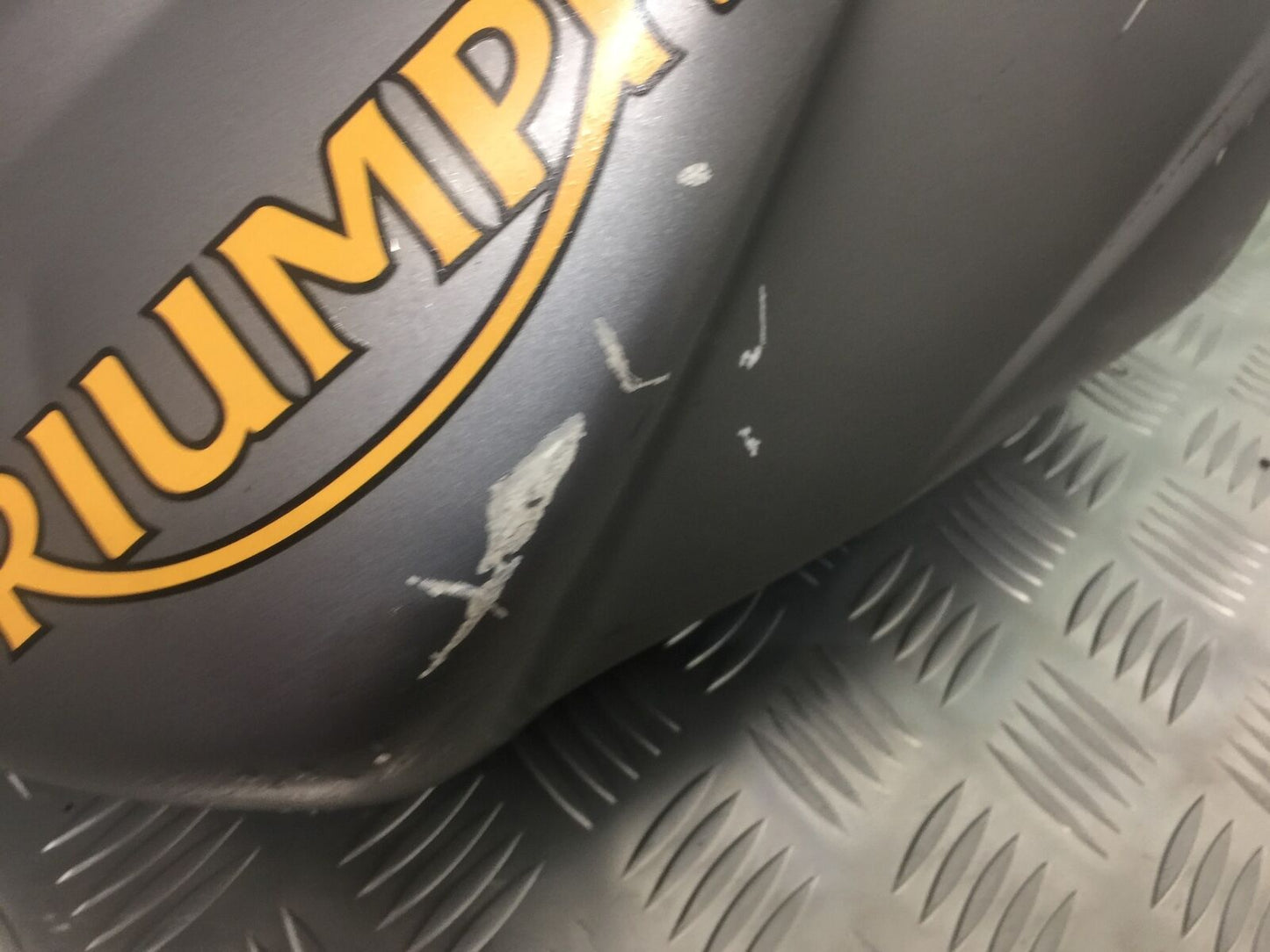 TRIUMPH STREET TRIPLE 675 R PETROL TANK  YEAR 2009 (STOCK 918)