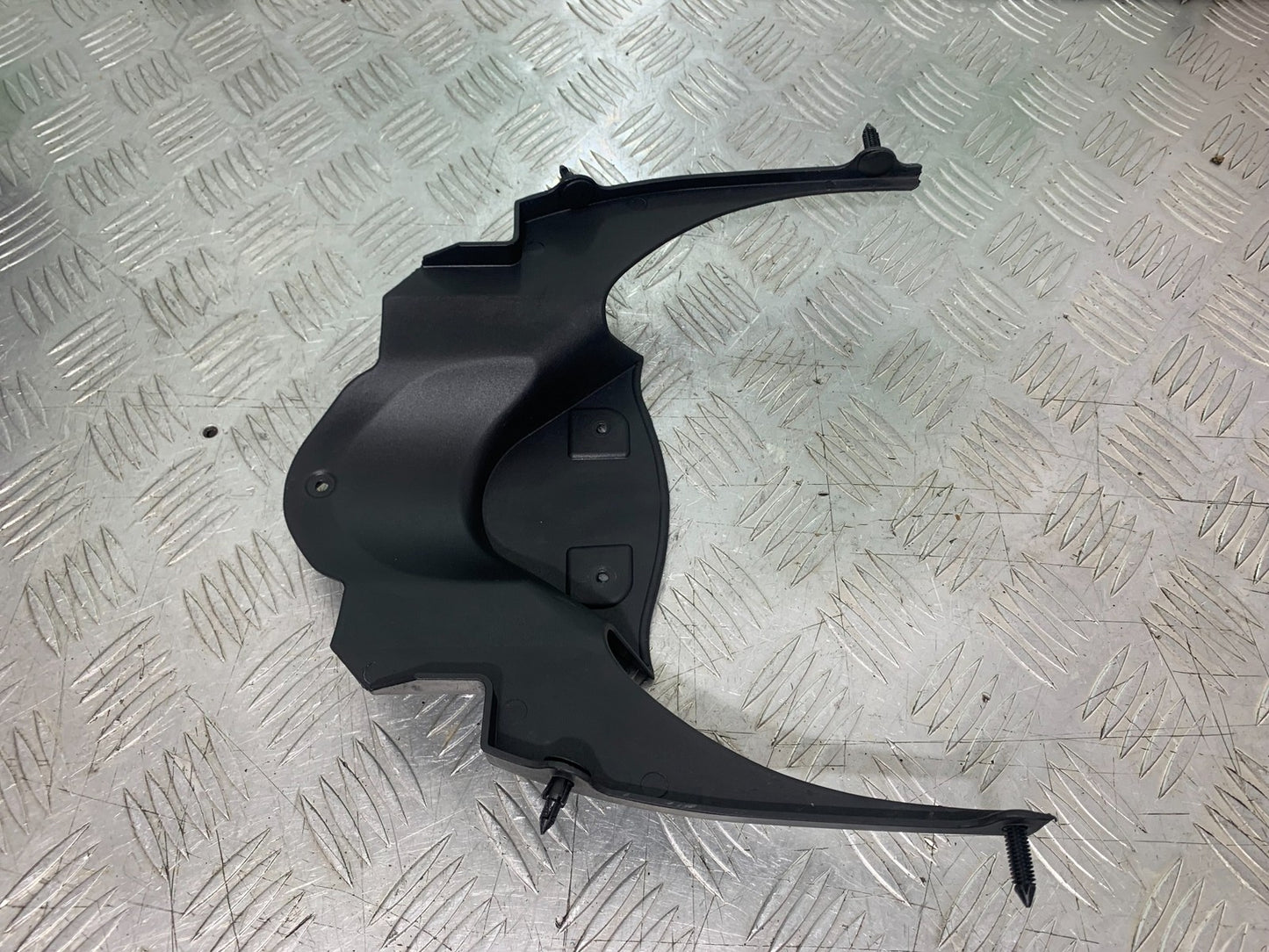 DUCATI 1198 S LOWER TOP FAIRING INFILL PANEL  YEAR 2009-2011 (CMB1219)