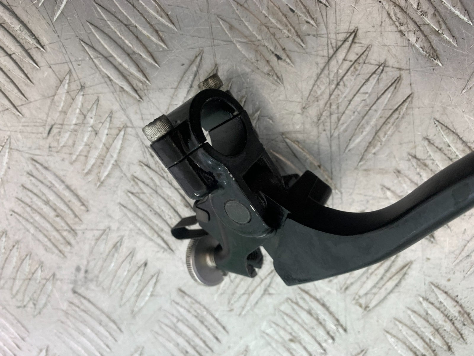 KAWASAKI Z1000 SX CLUTCH LEVER AND BRACKET   YEAR 2014-16 (CMB1264)
