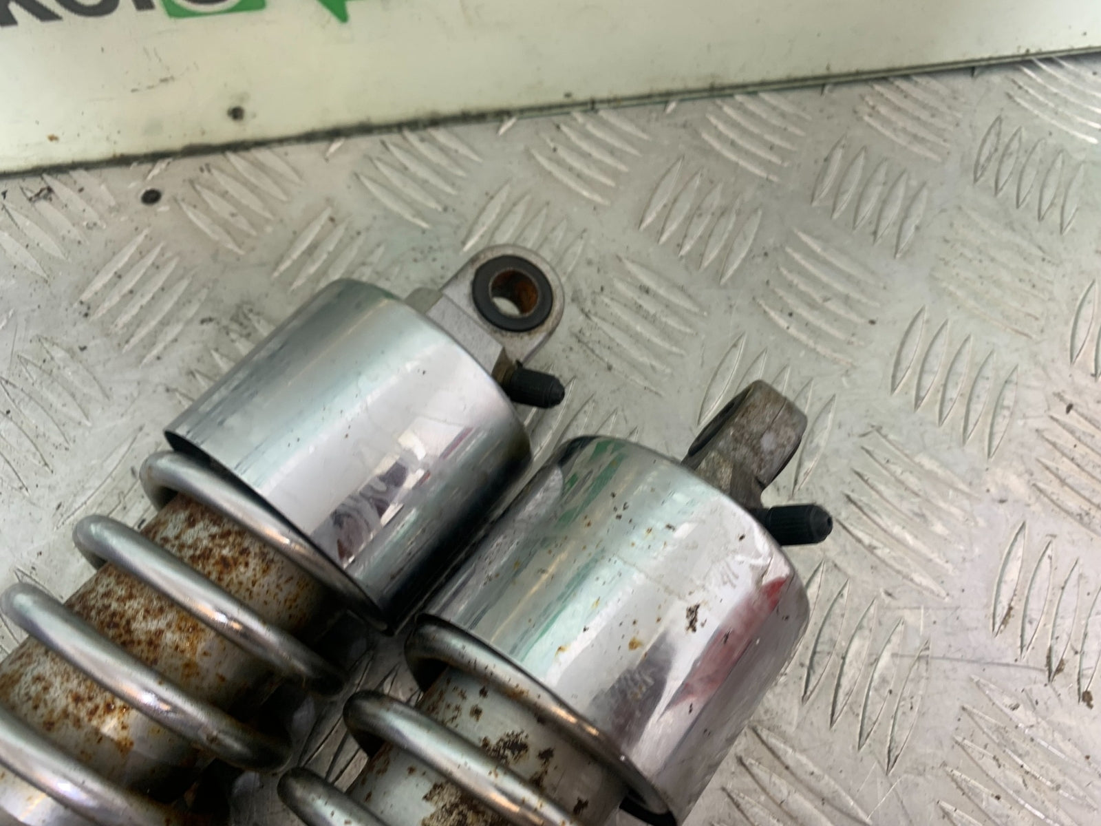 KAWASAKI VN1500 CLASSIC REAR SHOCKS YEAR 1999 -2006 (CMB1166)