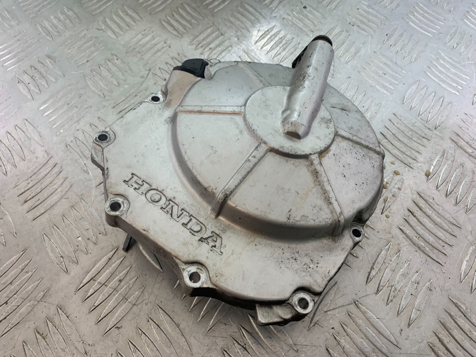 HONDA CB600 CB 600 HORNET CLUTCH COVER  YEAR 2000 (STOCK 731)