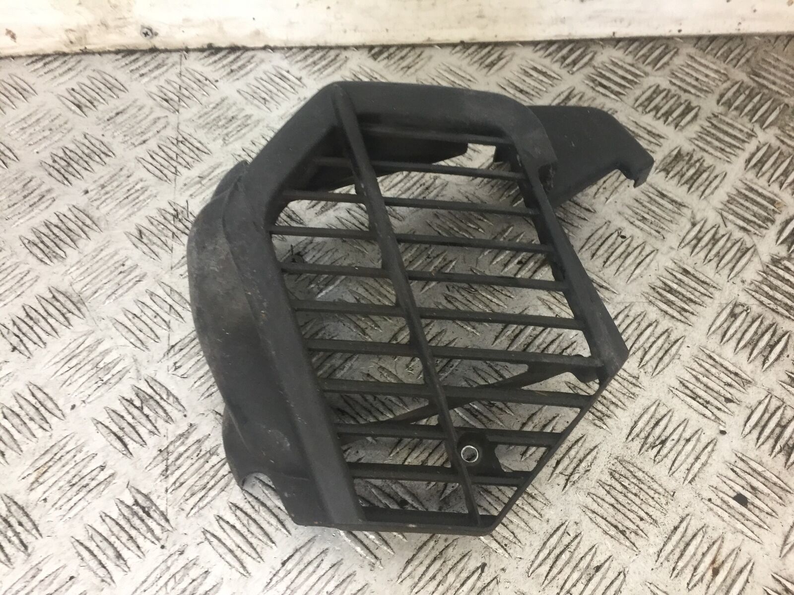 HONDA PCX125 PCX 125 RADIATOR COVER YEAR 2010-2013  (STOCK 721)