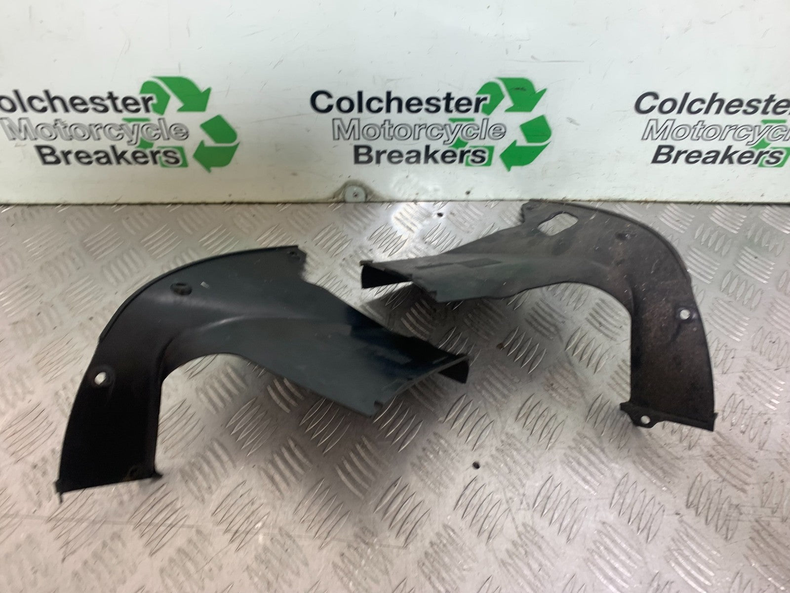 HONDA NT650 V DEAUVILLE LEFT & RIGHT INNER INFILLS YEAR 1998-01 (CMB1320)