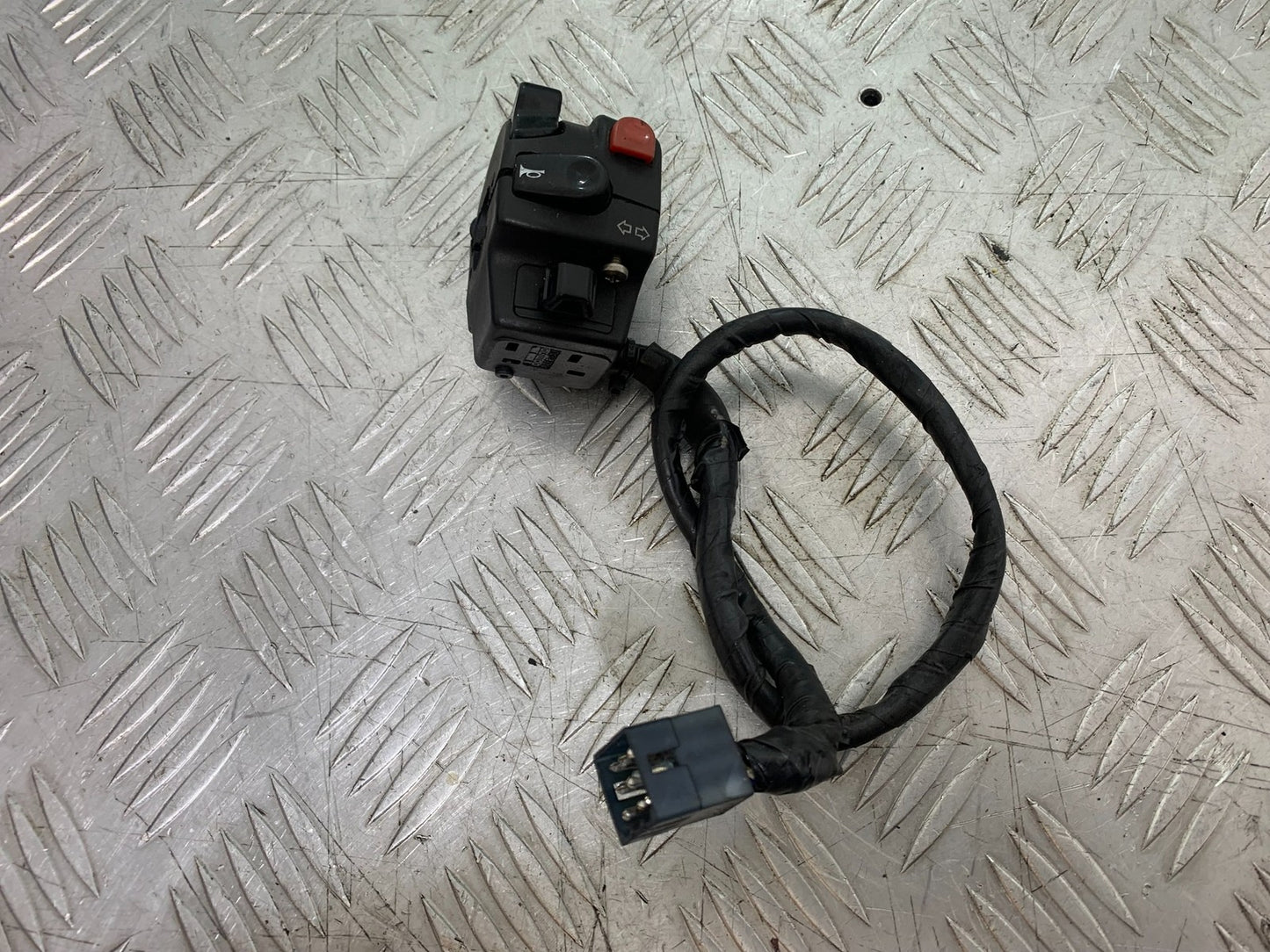 APRILIA RSV1000 RSV 1000 MILLE LEFT SWITCH GEAR  1998- 2003 (CMB1184)