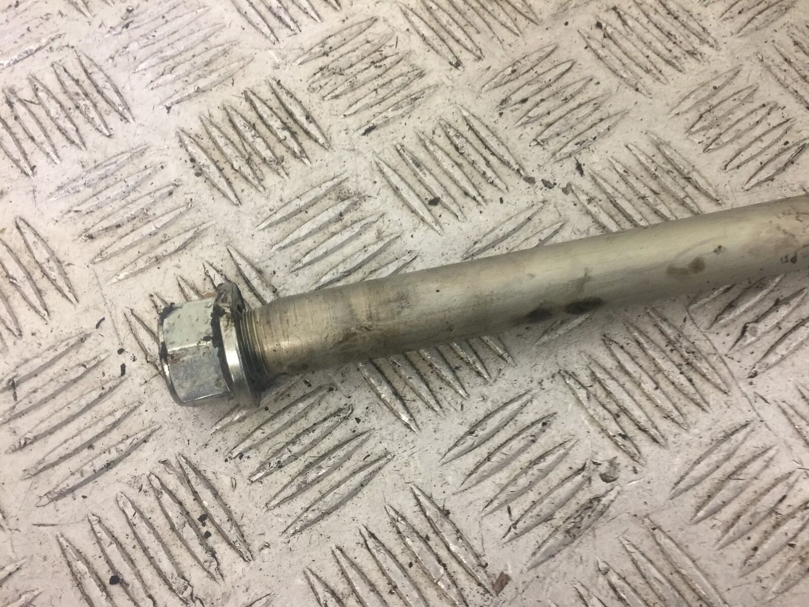 SUZUKI DL 650 V-STROM SWINGARM SPINDLE  YEAR 2017 (STOCK 638)