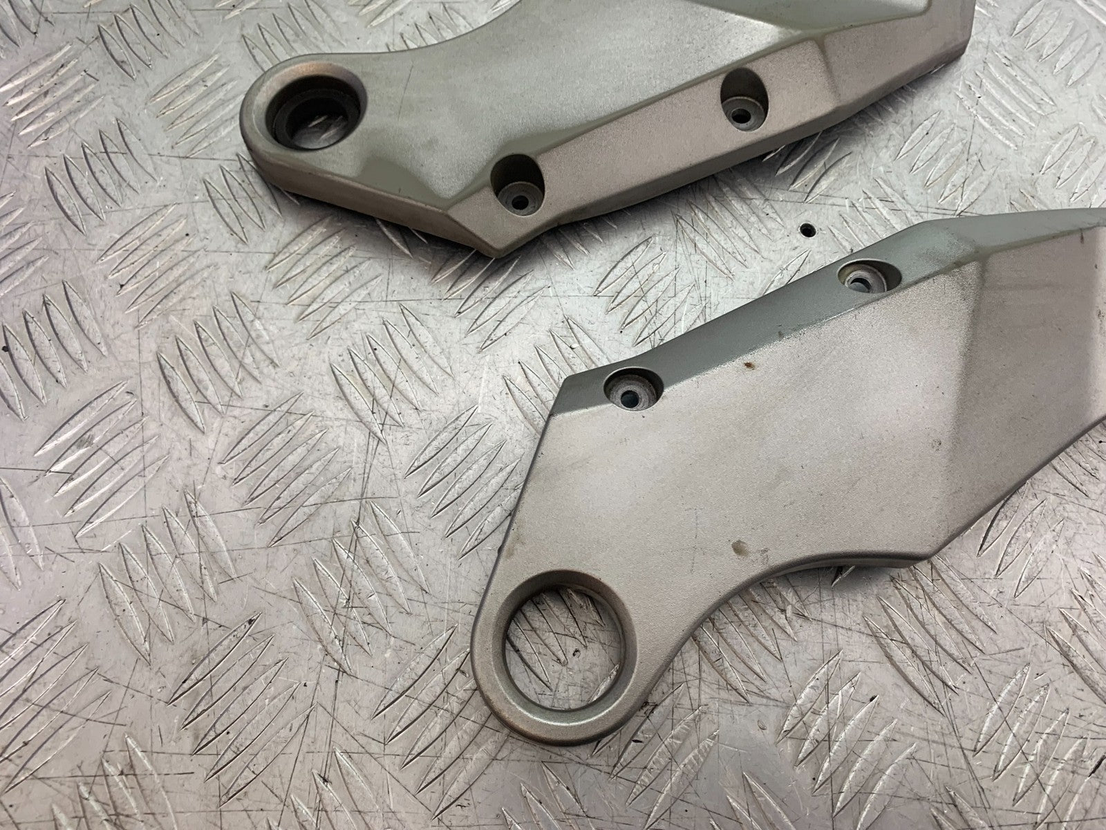KAWASAKI Z750 Z 750 LEFT AND RIGHT FRAME COVERS  YEAR 2004-2006  (CMB1234)
