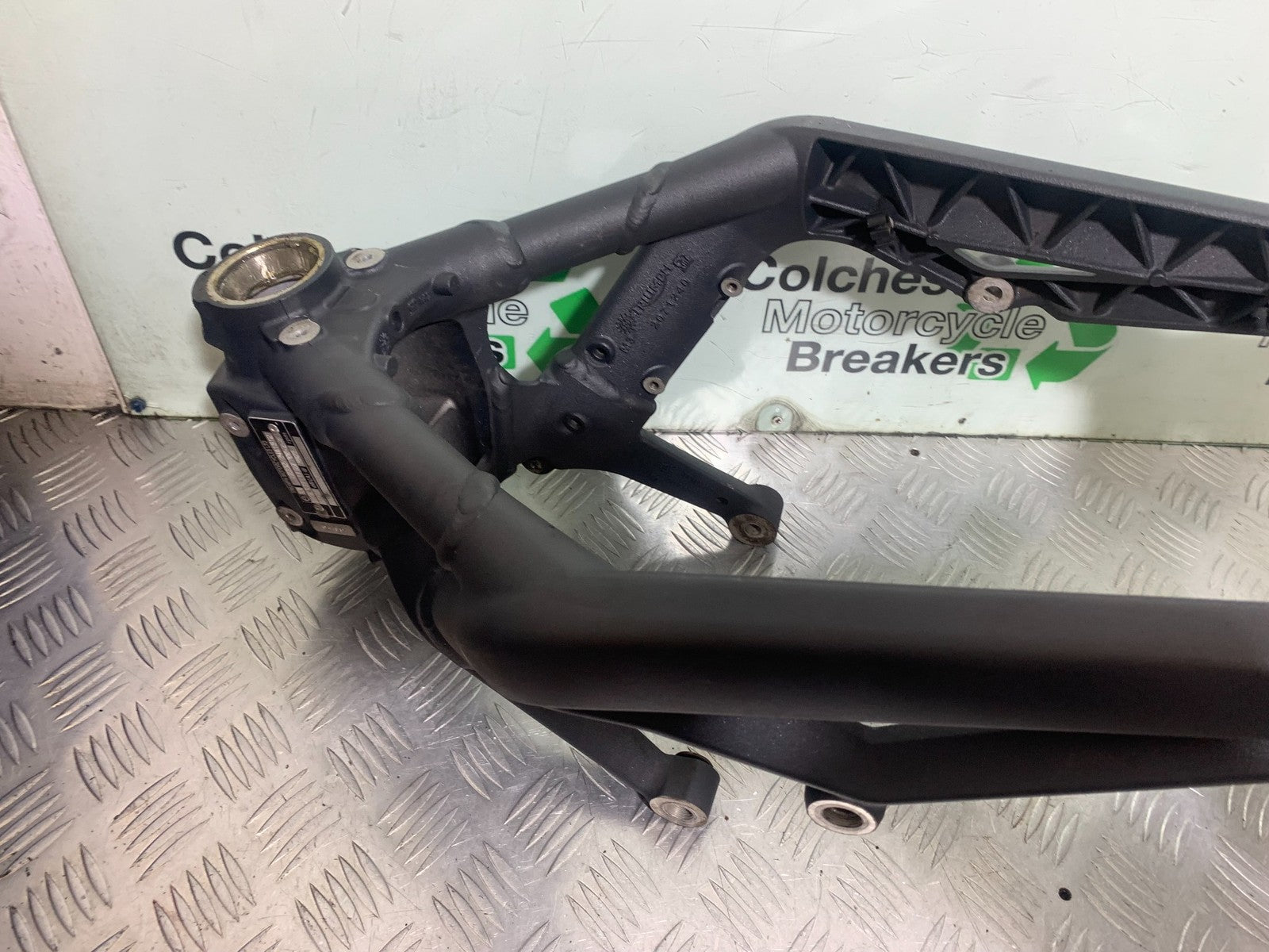 TRIUMPH 675 STREET TRIPLE FRAME REG LOG BOOK   2013-2016 (CMB1186)