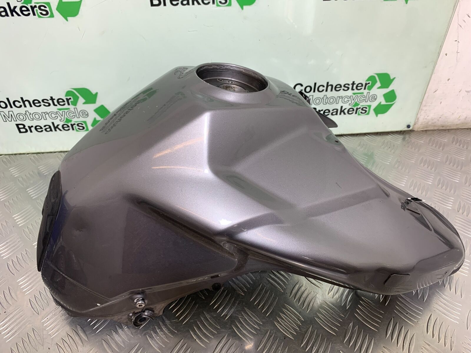 TRIUMPH TIGER 1200 EXPLORER PETROL TANK  YEAR 2012-2015 (STOCK 992)