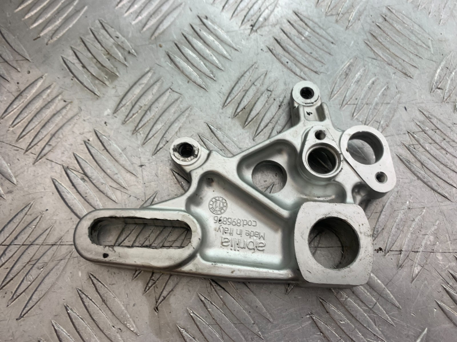 APRILIA TUONO 1000 V4R REAR CALIPER BRACKET  YEAR 2011-13  (CMB1331)