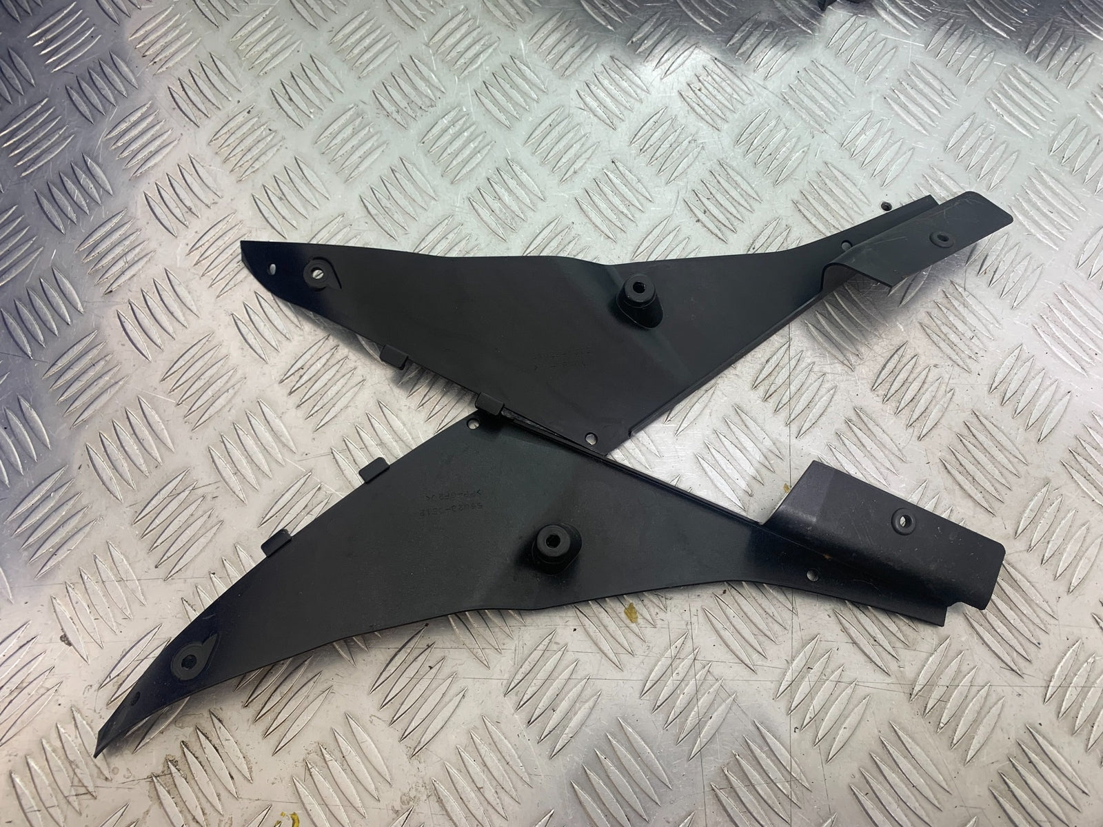 KAWASAKI ZX6R LEFT AND RIGHT INNER INFILL PANELS  YEAR 2009-2012 (CMB1136)