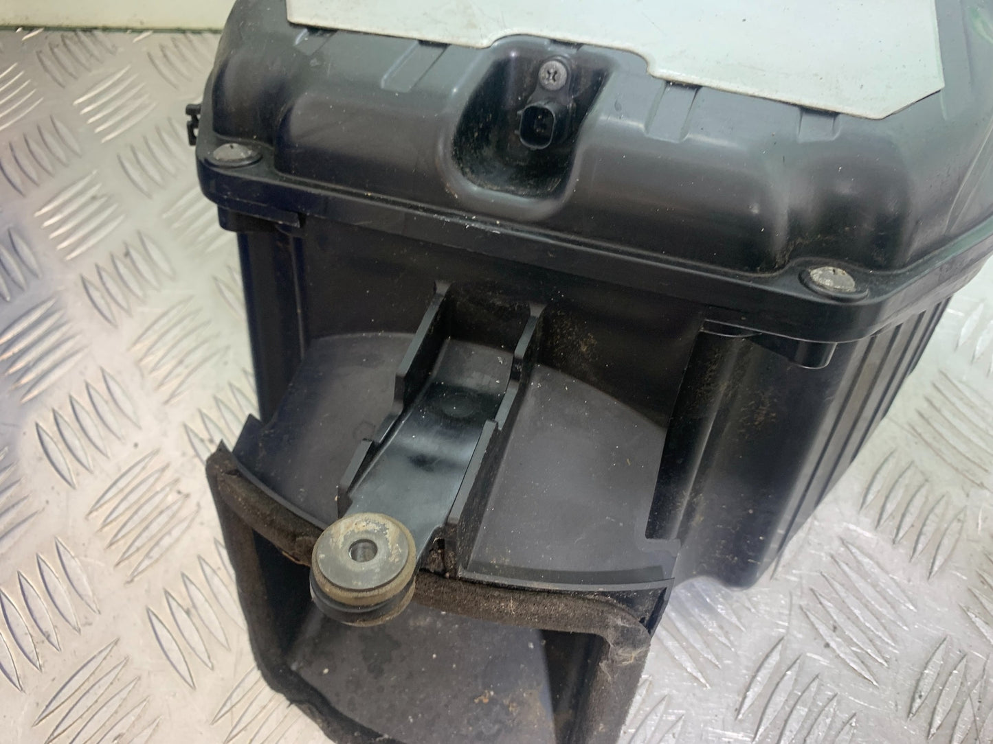 KAWASAKI ZX6R AIR BOX  YEAR 2009-2012 (CMB1136)